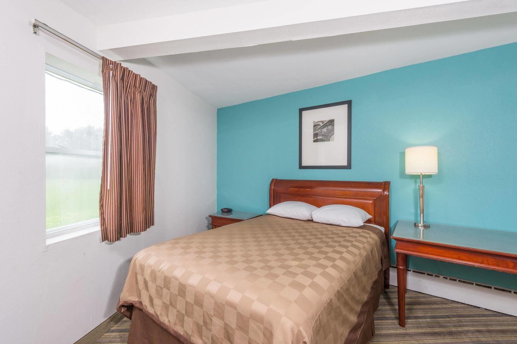 Rodeway Inn Pittsfield Екстериор снимка